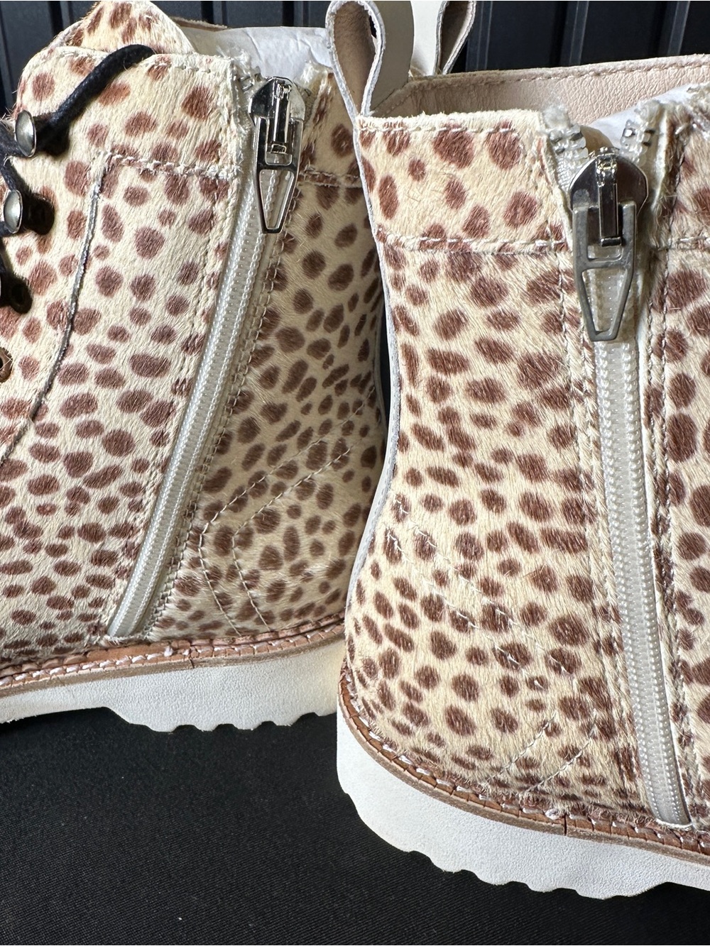 Dolce Vita NEW Avena Women’s Leopard-Print Lace-Up Ankle Boots in Tan and Brown - Picture 4 of 9